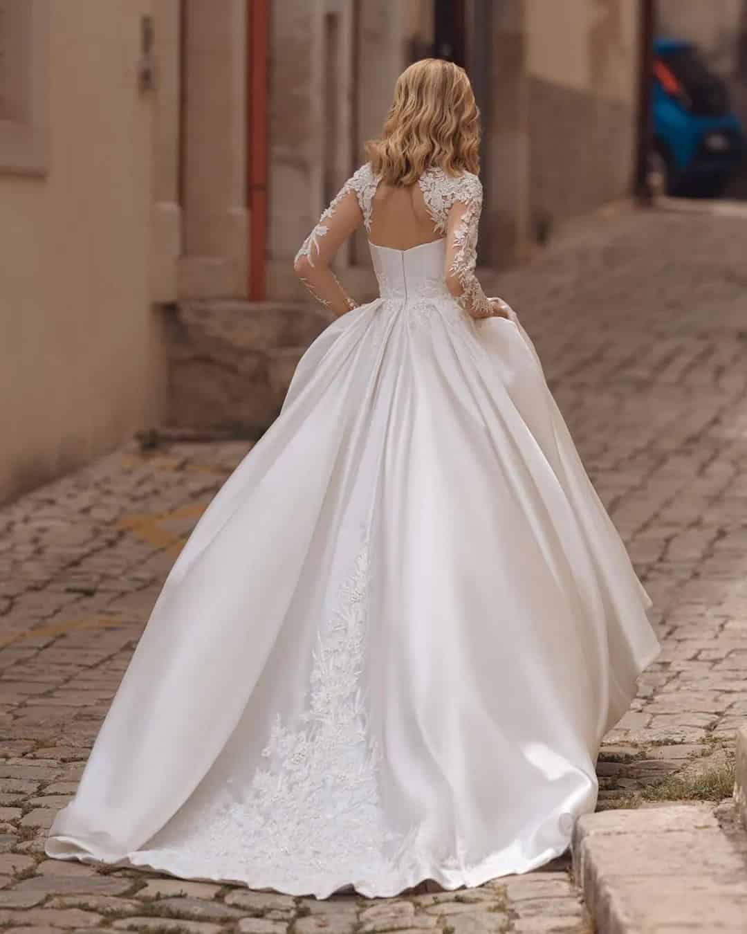 Lace Ball Gown Wedding Dresses