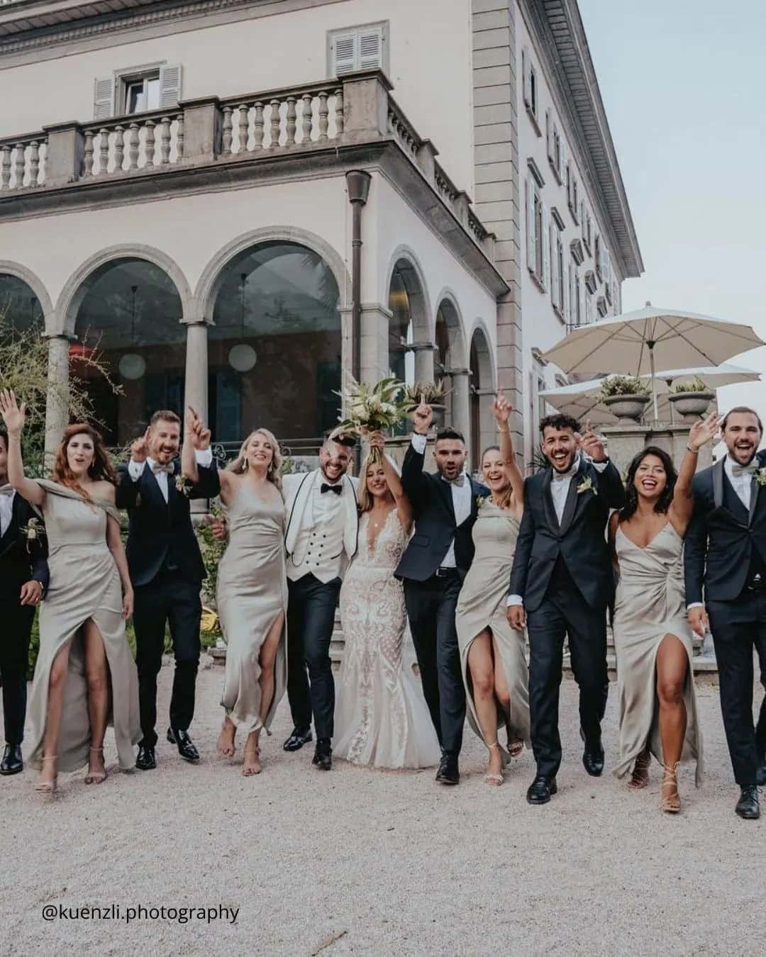 Creative Wedding Group Photo Ideas