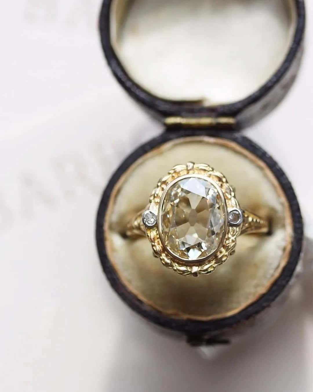 Engagement Rings With Vintage Details