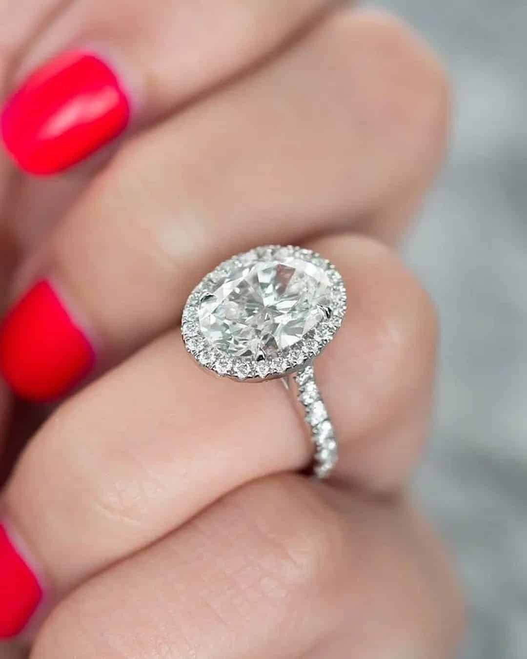 Halo Oval Engagement Rings