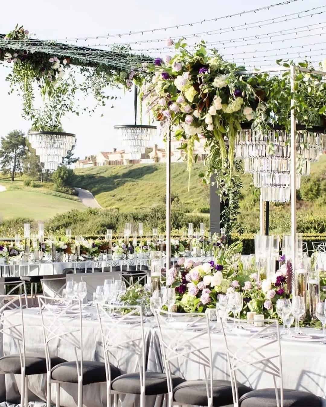 Tent Decor Ideas For Romantic Wedding