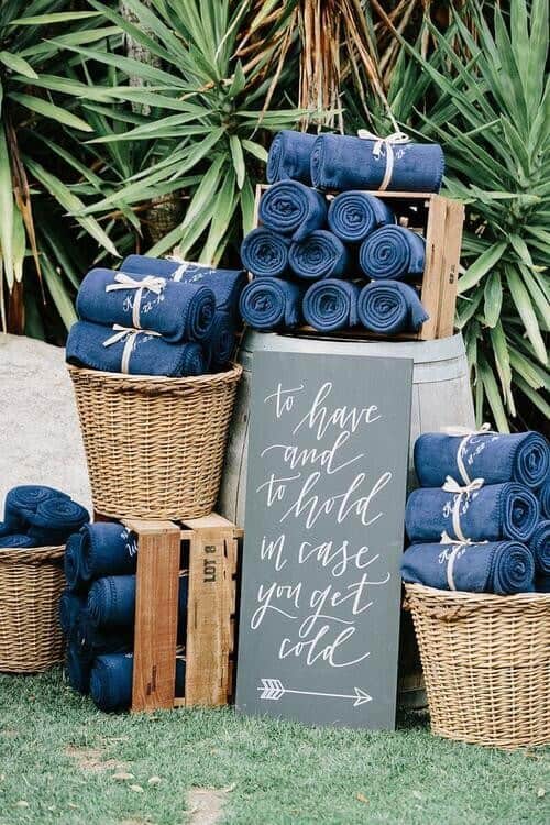 Cozy blanket wedding favor