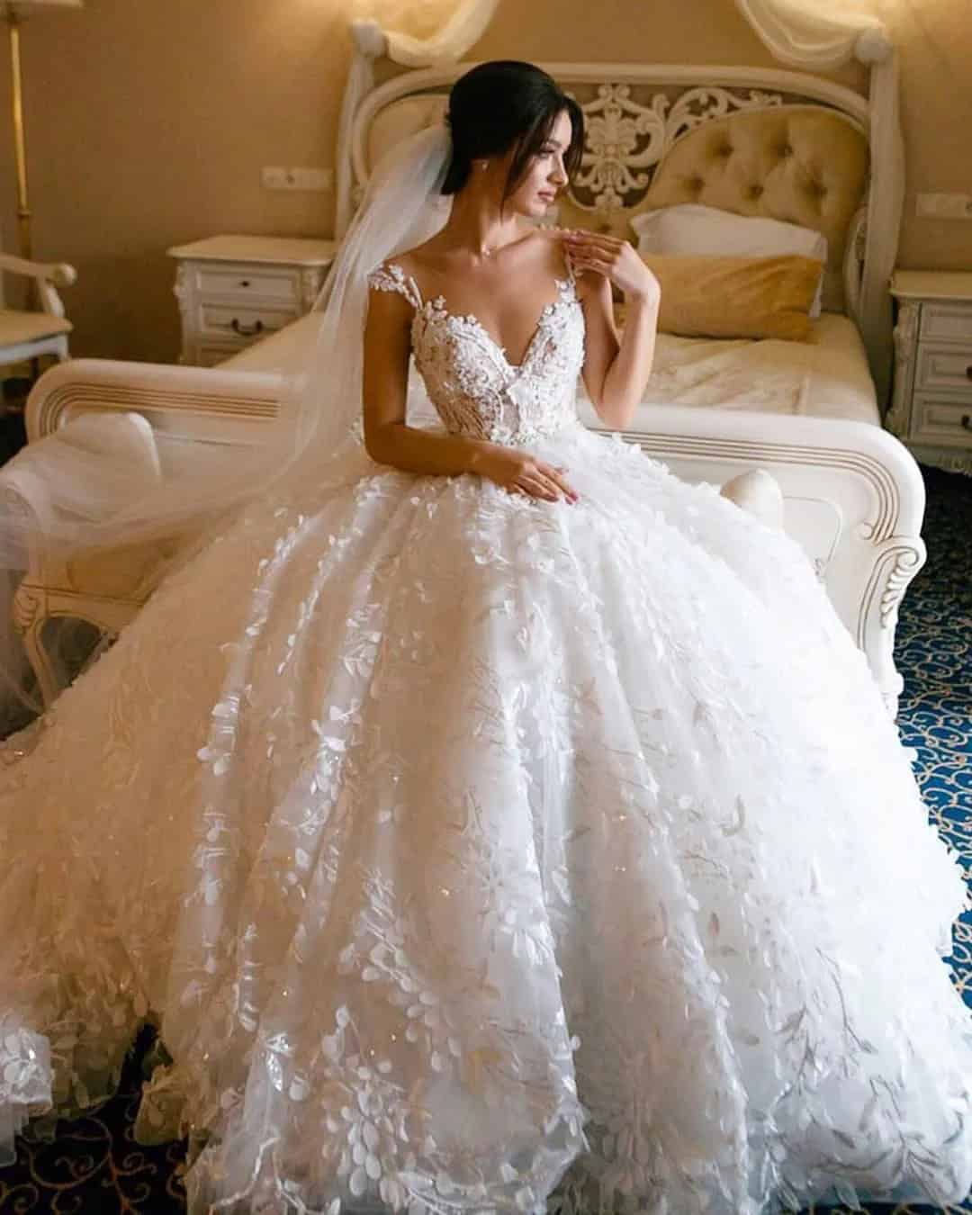 Lace Ball Gown Wedding Dresses