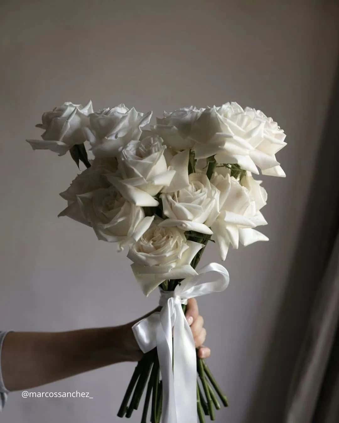 Amazing White Winter Wedding Bouquets