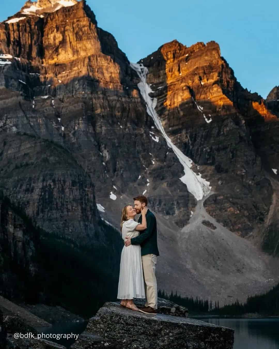 Outdoor Honeymoon Photo Ideas