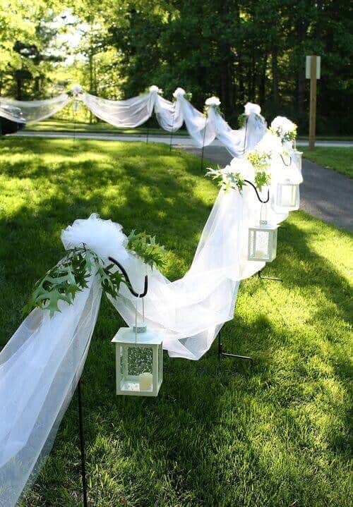 Tulle wrap-around decor