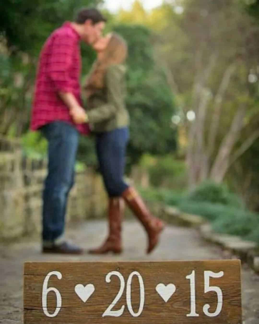 Wooden Boards To Save The Date