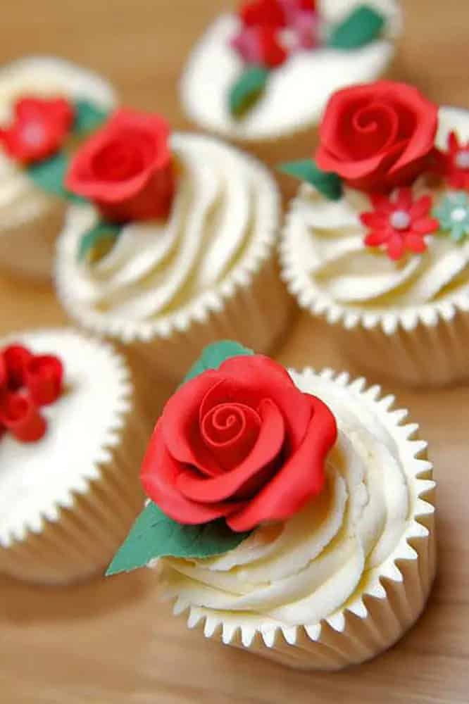 Color Accent For Cupcake With Flowers Toppers