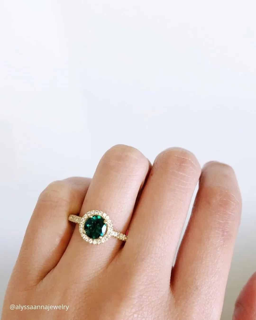 Round Cut Emerald Engagement Rings