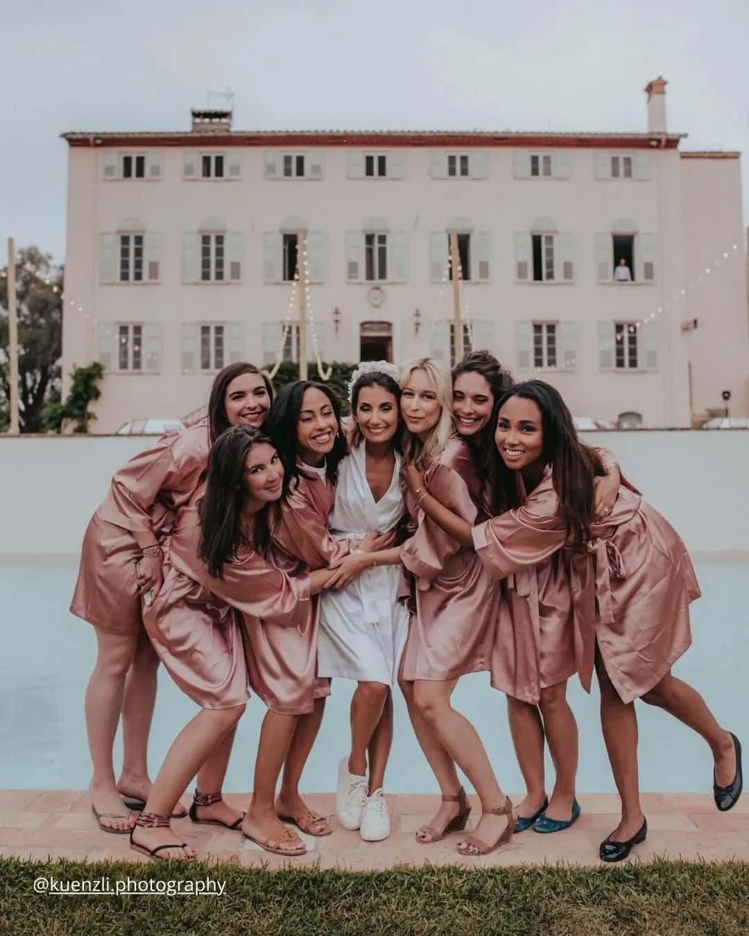 Creative Wedding Photo Ideas For Bridal Party