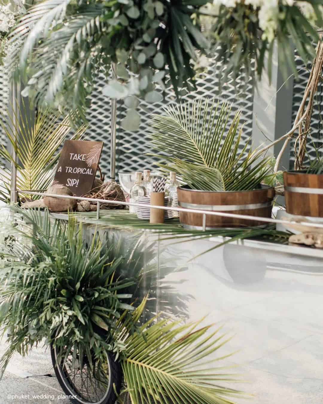 Beach Wedding Decorations for Cocktail Bars