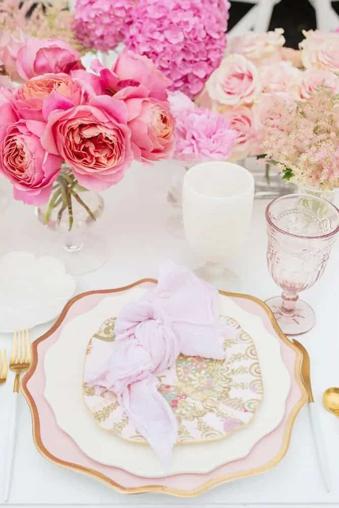 Wedding Flower Decor Ideas At The Tables