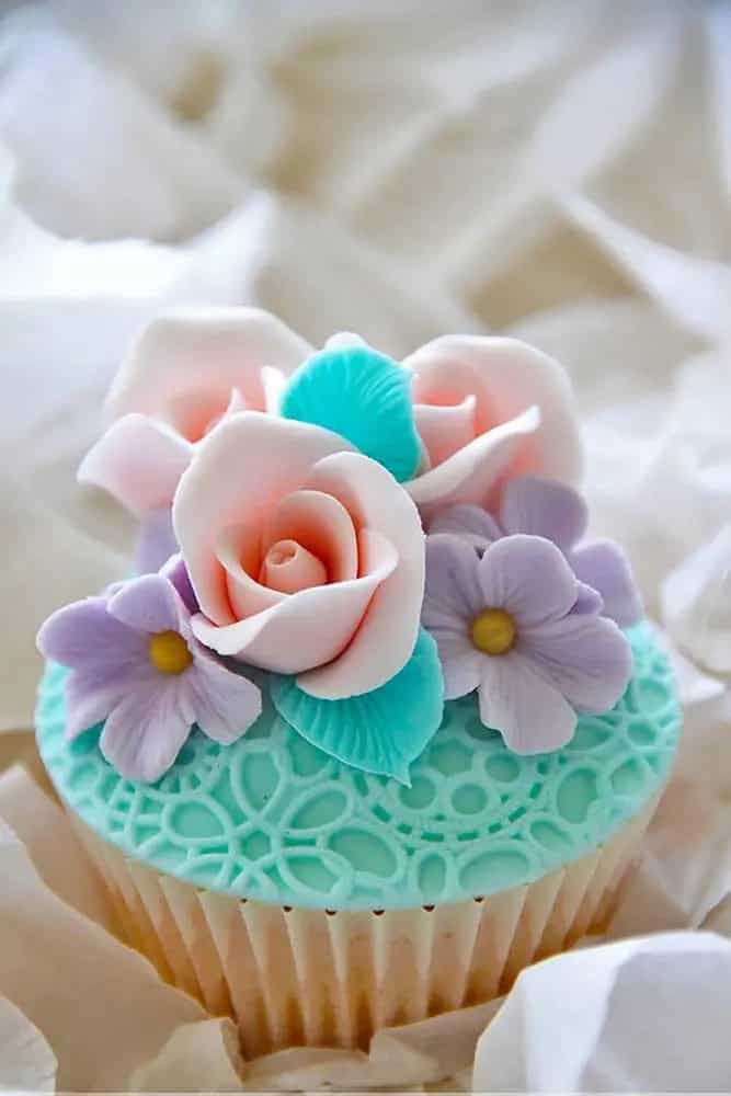 Mini Roses With Other Flowers Cupcake Ideas