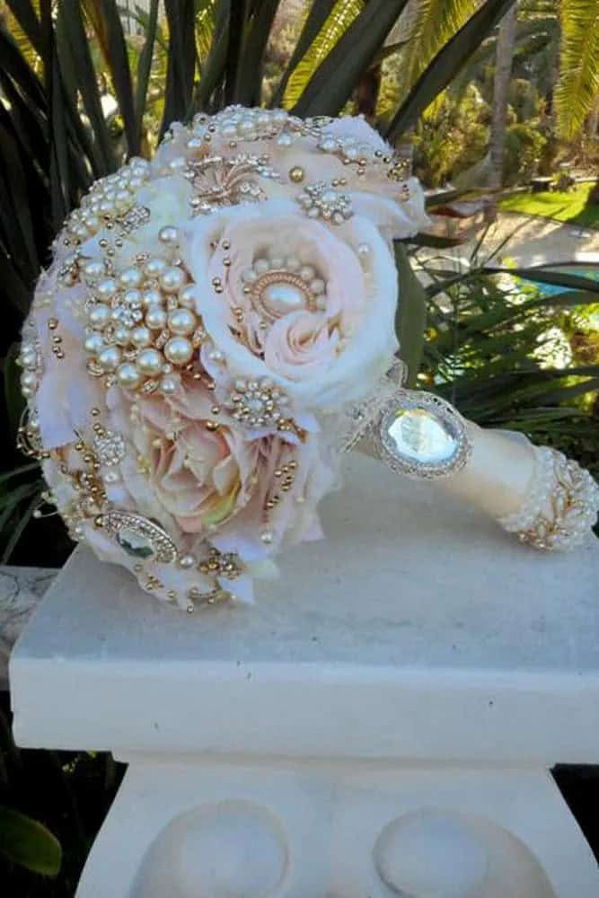 Brooch Wedding Bouquets With Pearls