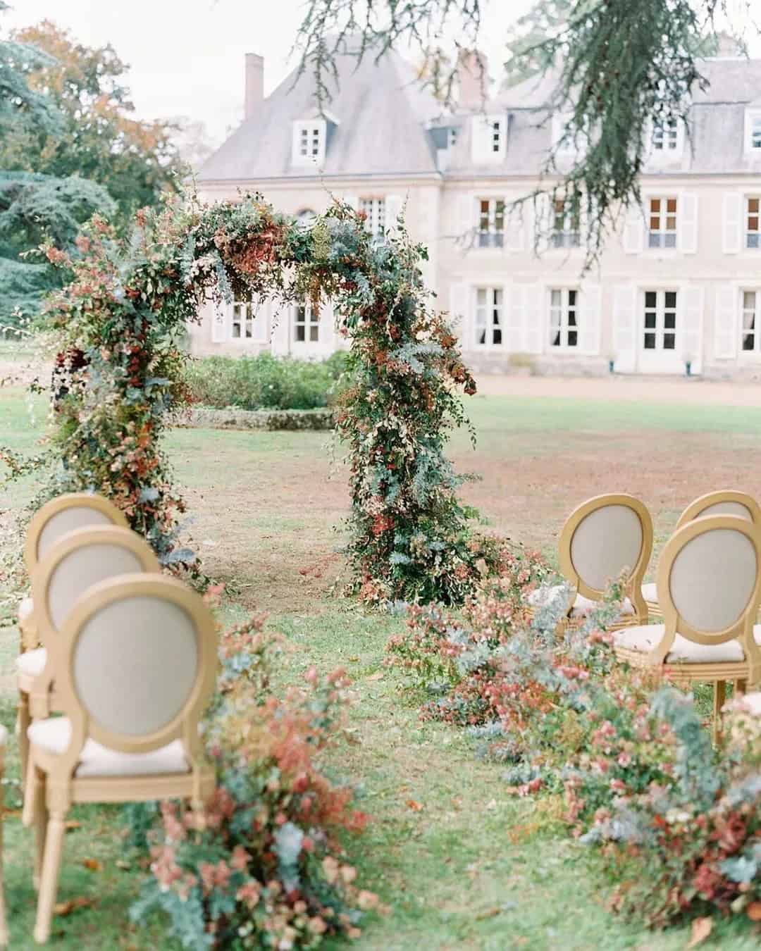 Gold Ceremony Chairs For Your Big Day