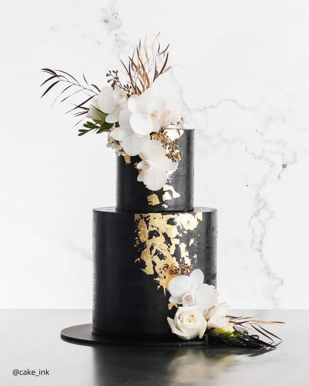 Luxury Black and Gold Wedding Cakes