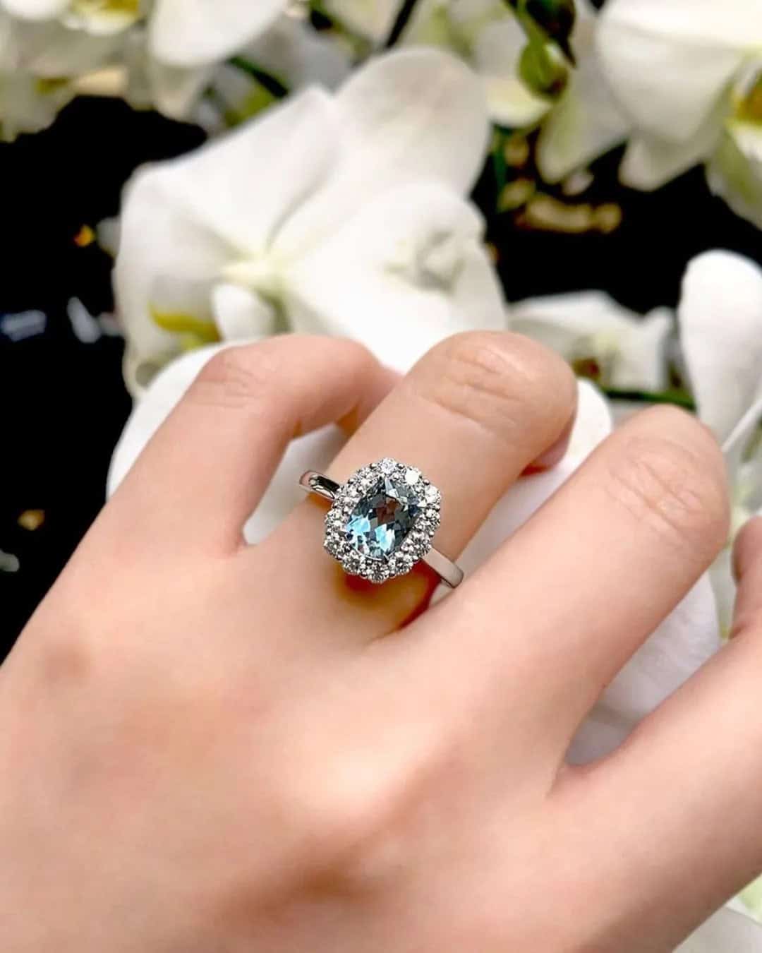 Engagement Rings In White Gold