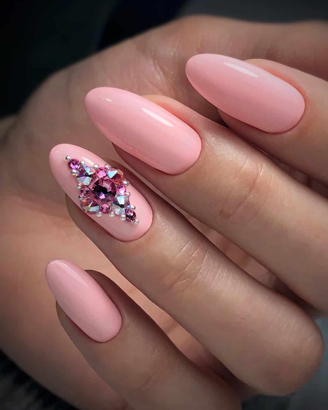 Guests Nails In Pink