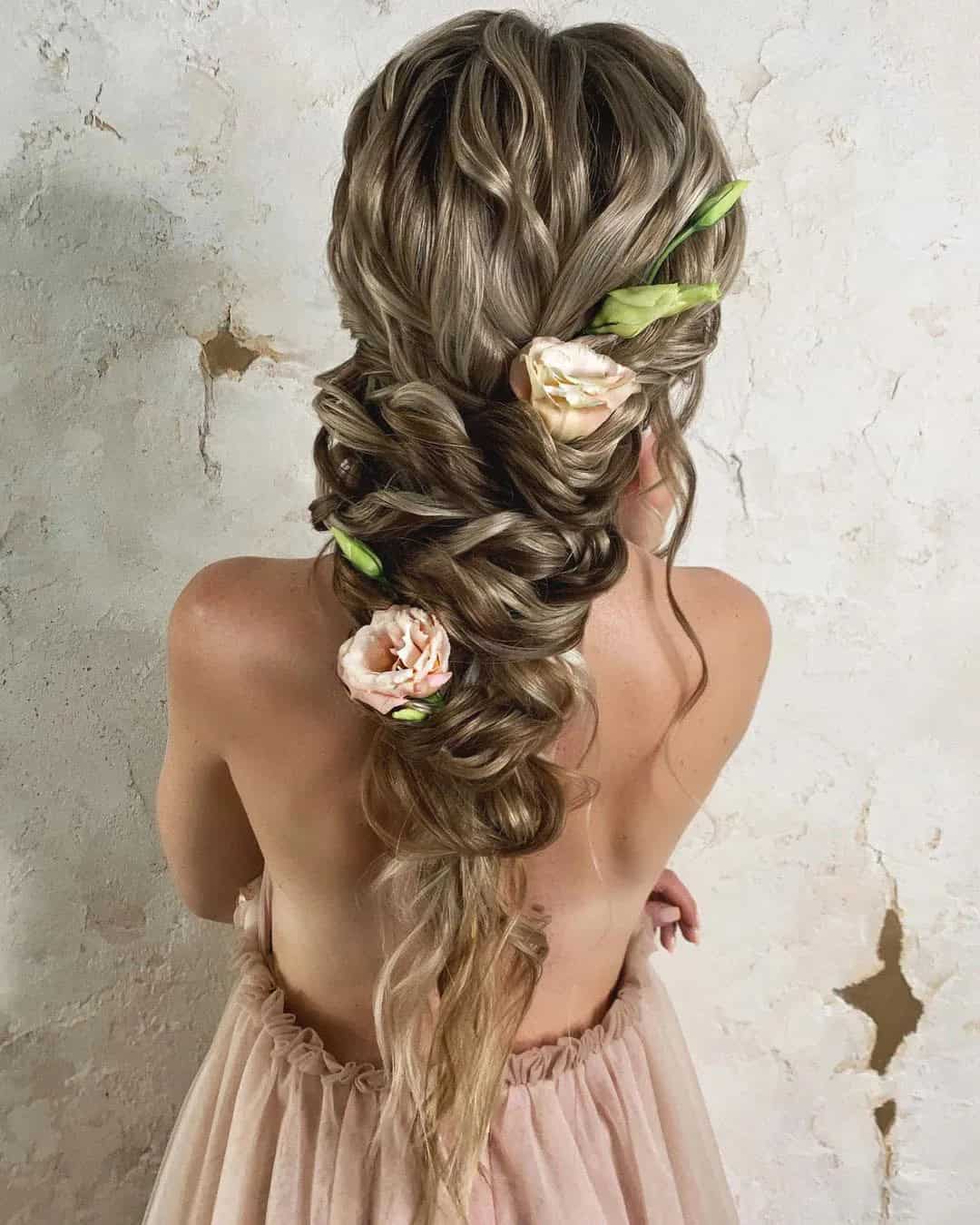 Cascading Hairstyles With Curls