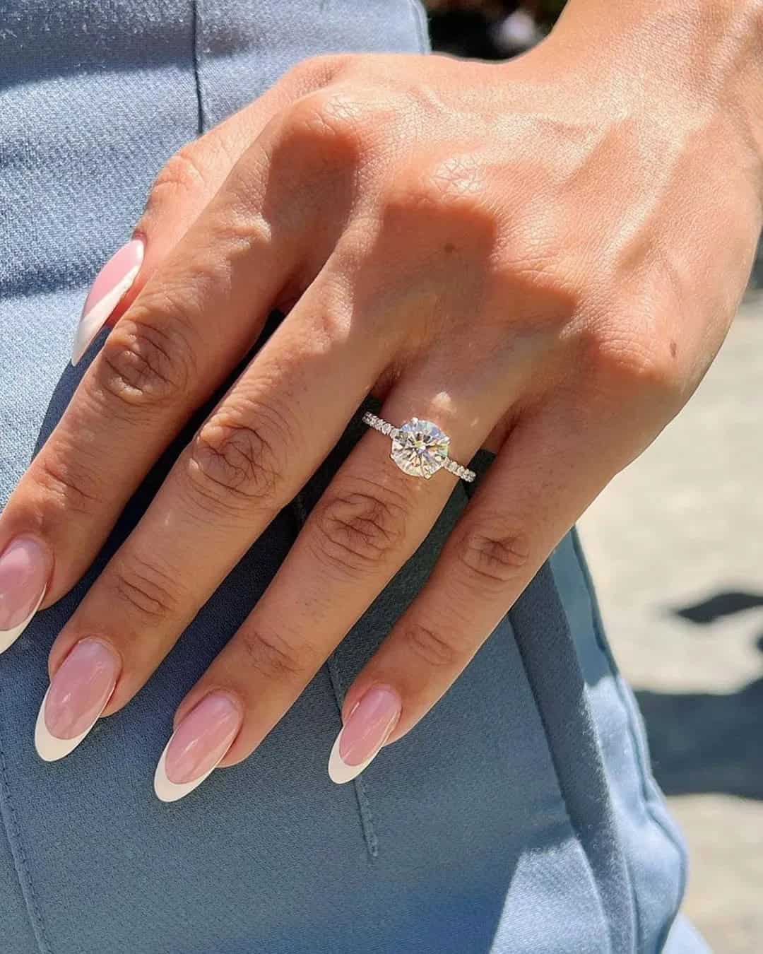 How To Measure Ring Size From A Ring Without Her Knowing?