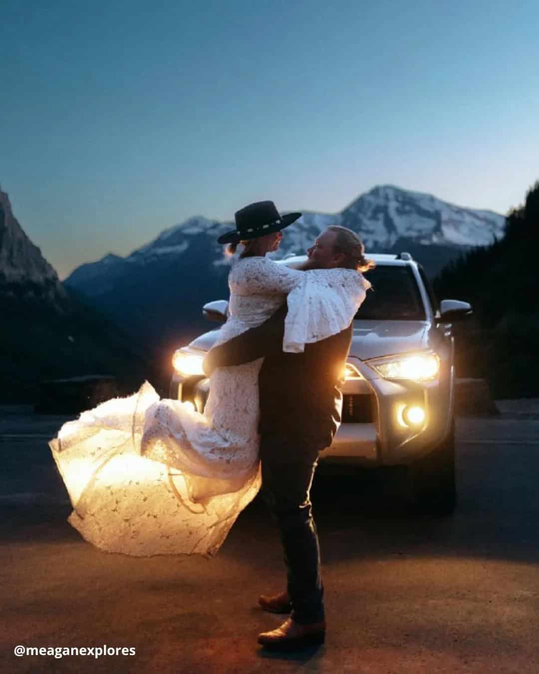 Creative Wedding Photo Ideas With Light