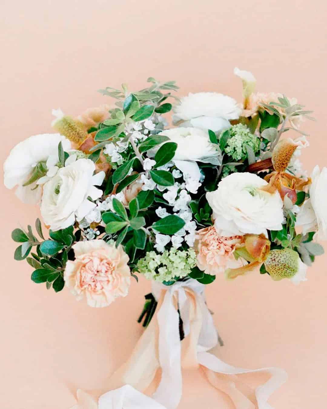 Trendy Chic Summer Bouquets With Greens