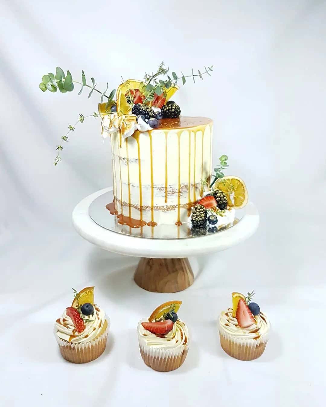 Flower & Fruit Wedding Cupcake Ideas