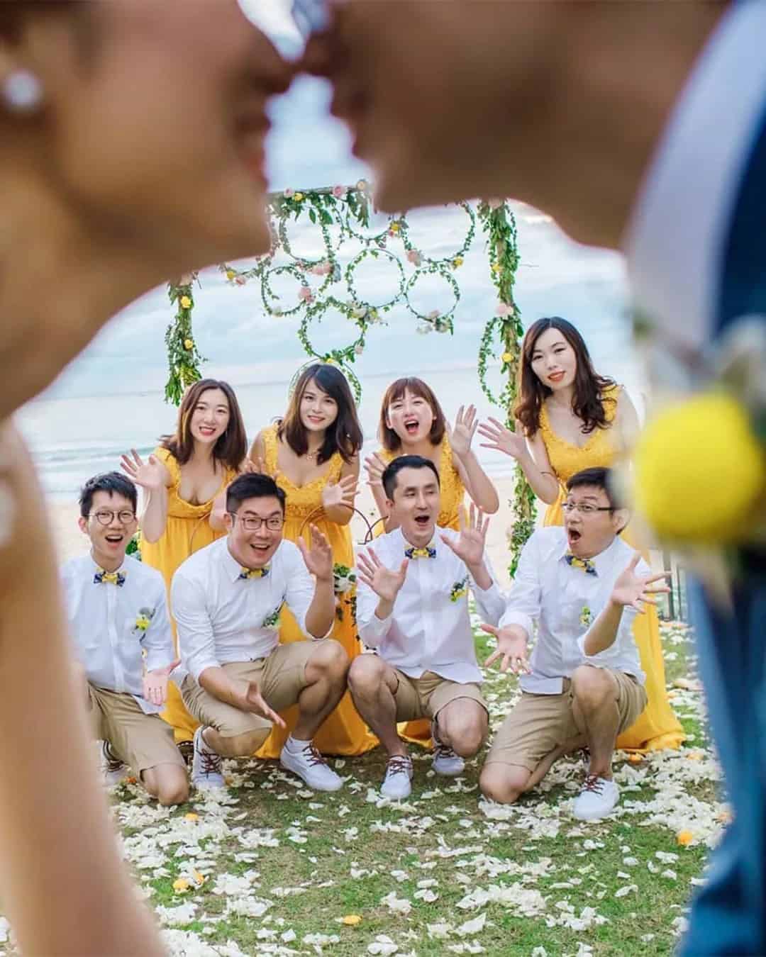 Photo Ideas with Groomsmen and Bridesmaids