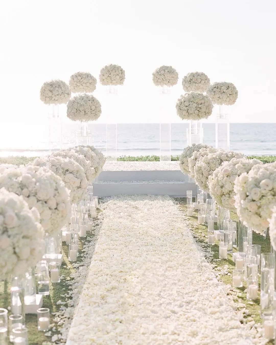 White Wedding Decoration Ideas For Aisle