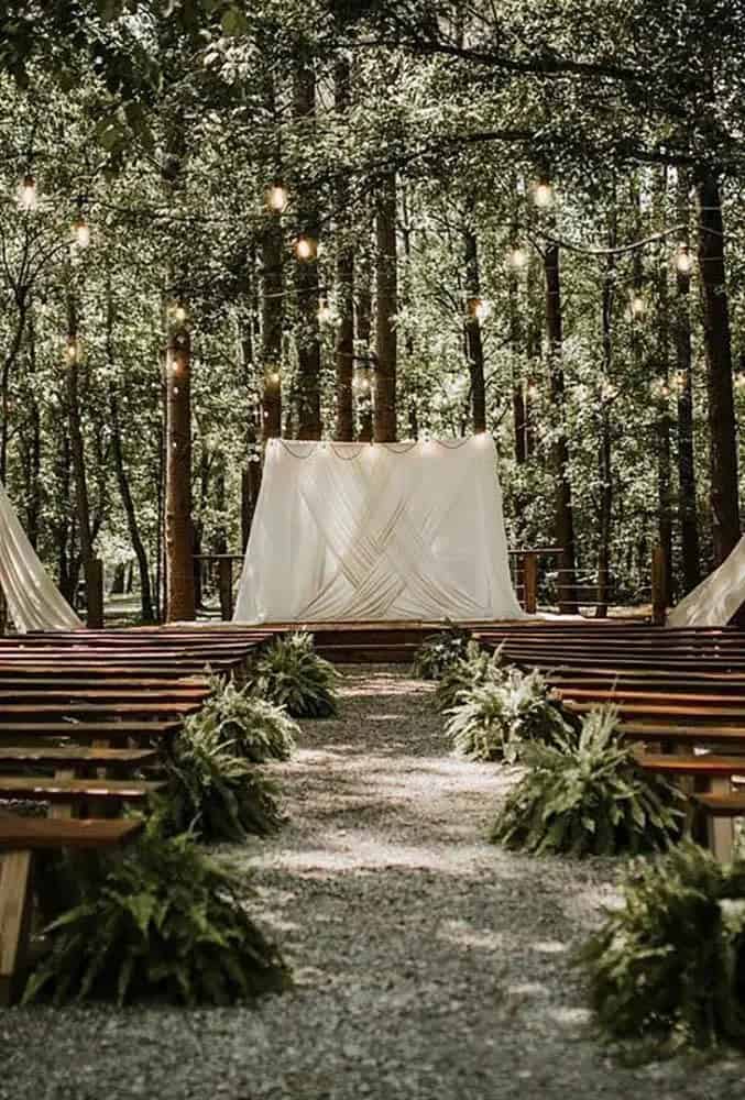 Create Your Own Altar And Aisle – Say “I Do” Outside