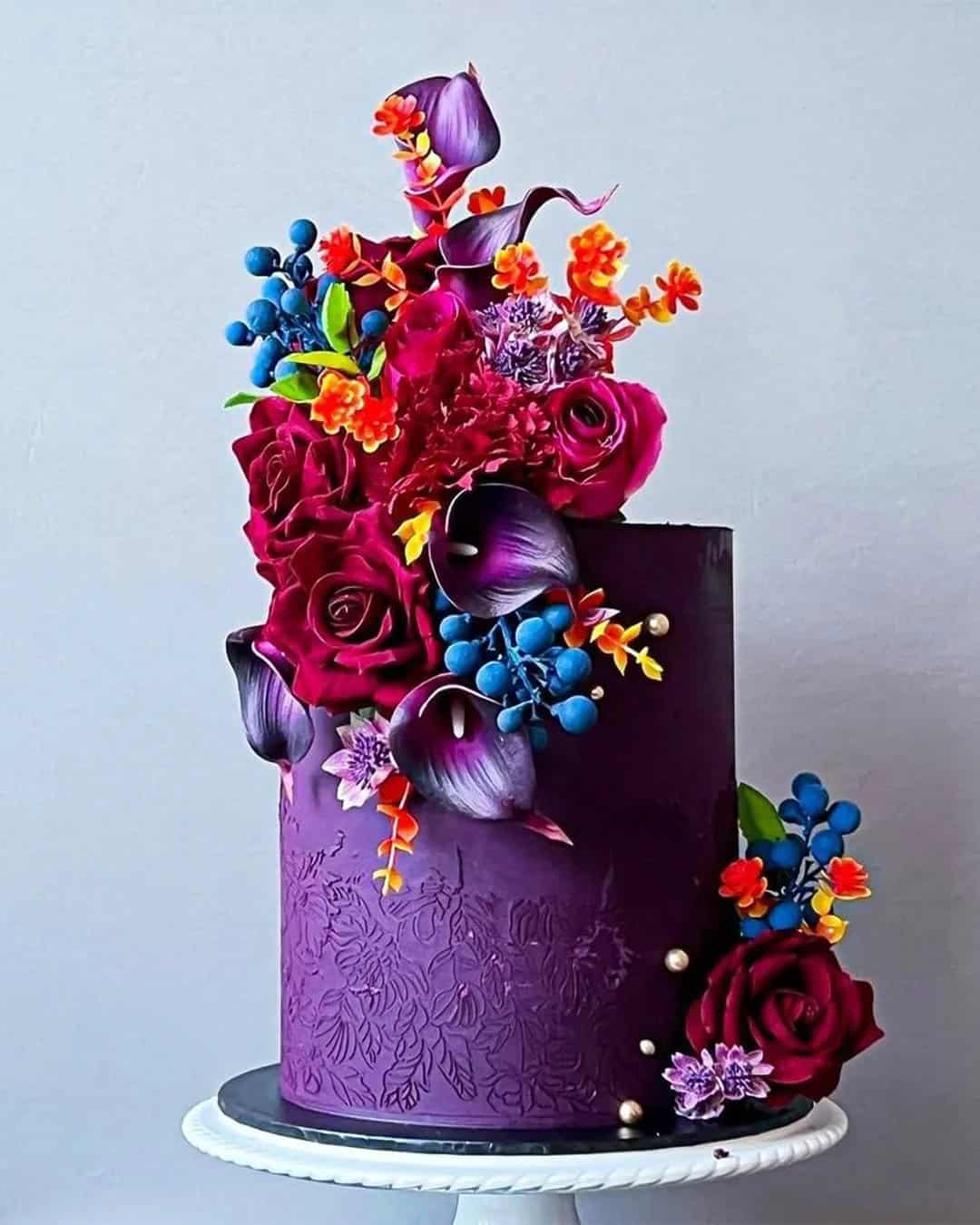 Impressive Bright Wedding Cakes