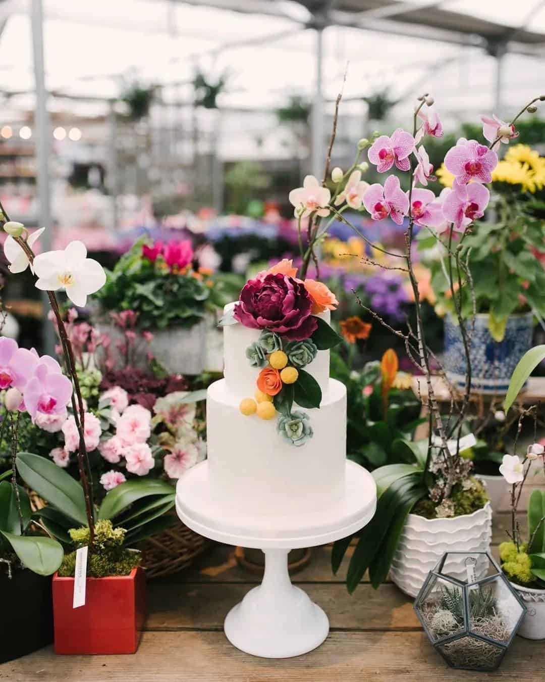 Classy White And Ivory Mini Wedding Cakes