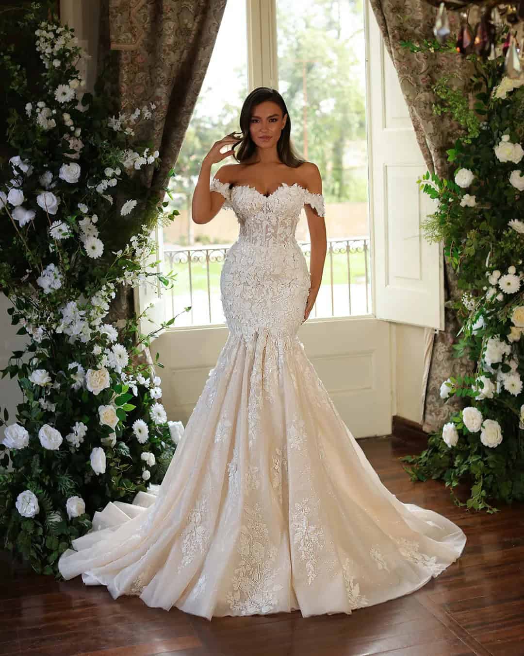 Beach Unique Lace Wedding Dresses