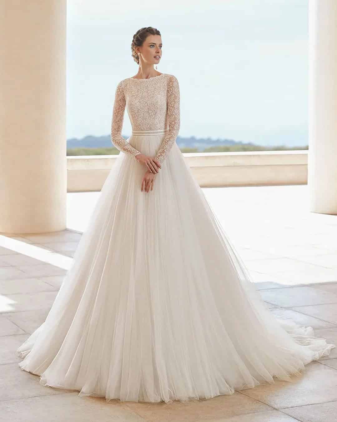 Delicate Lace Bridal Gowns