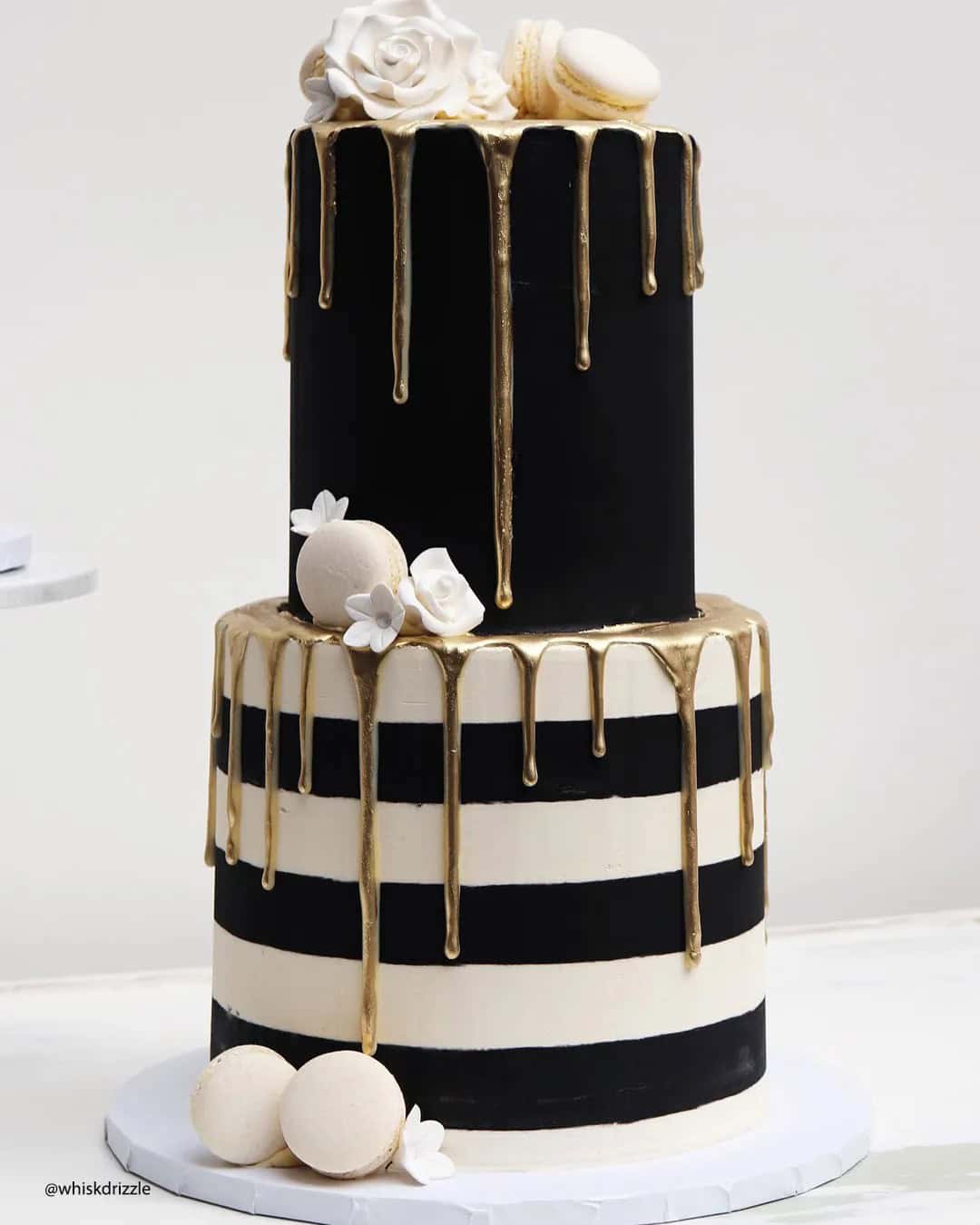 Wedding Cakes With Gold Accents