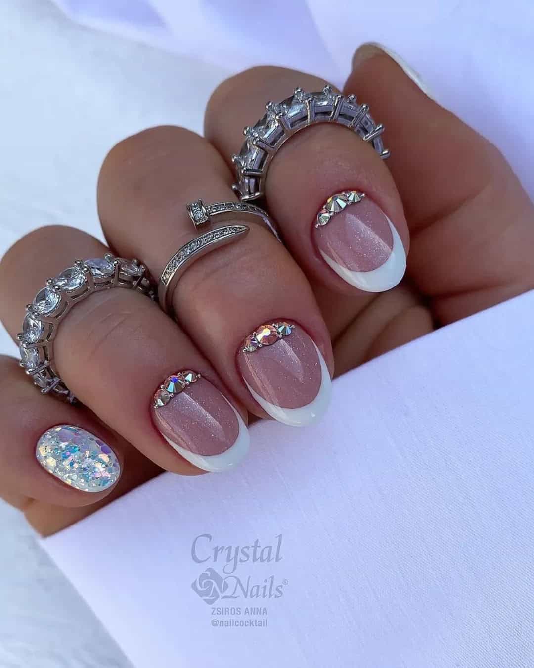 Oval and Almond Short Nails