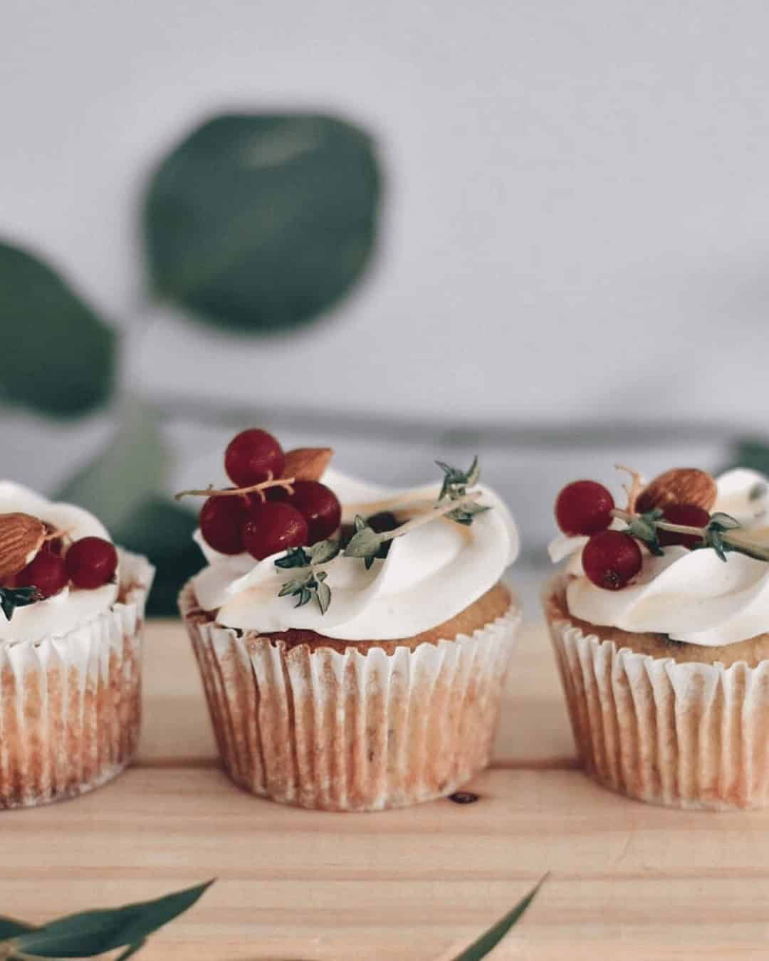 Rustic Ideas With Wedding Cupcakes