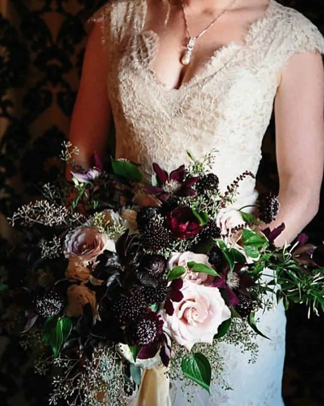 Crescent-Shaped Bouquets