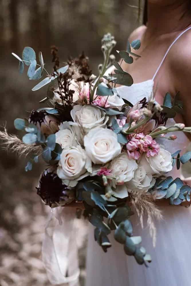 Trendy Summer Wedding Bouquets