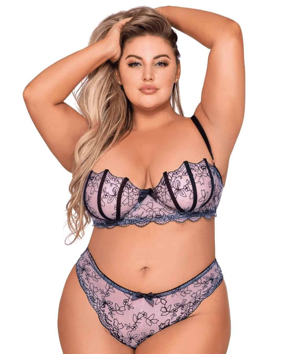 Pink Elegant Plus Size Bridal Lingerie