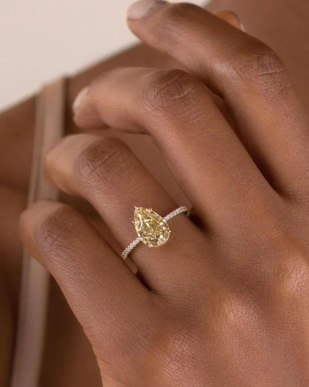 Pear-Shaped Engagement Rings