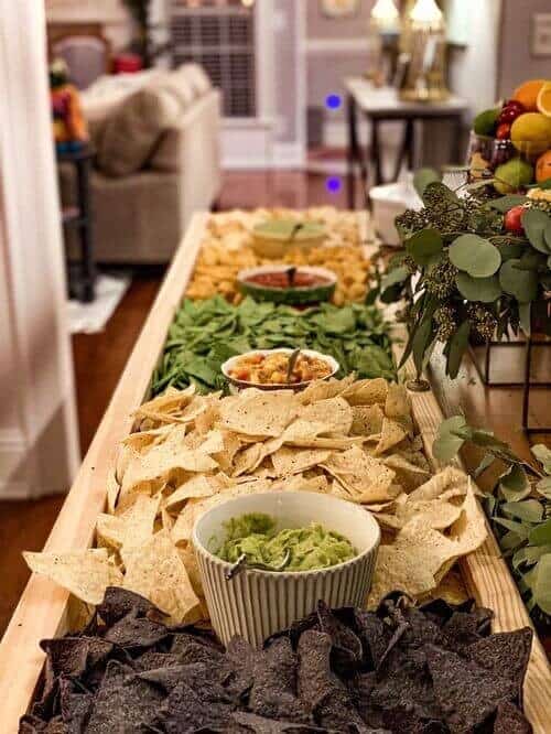 Chip and dip station