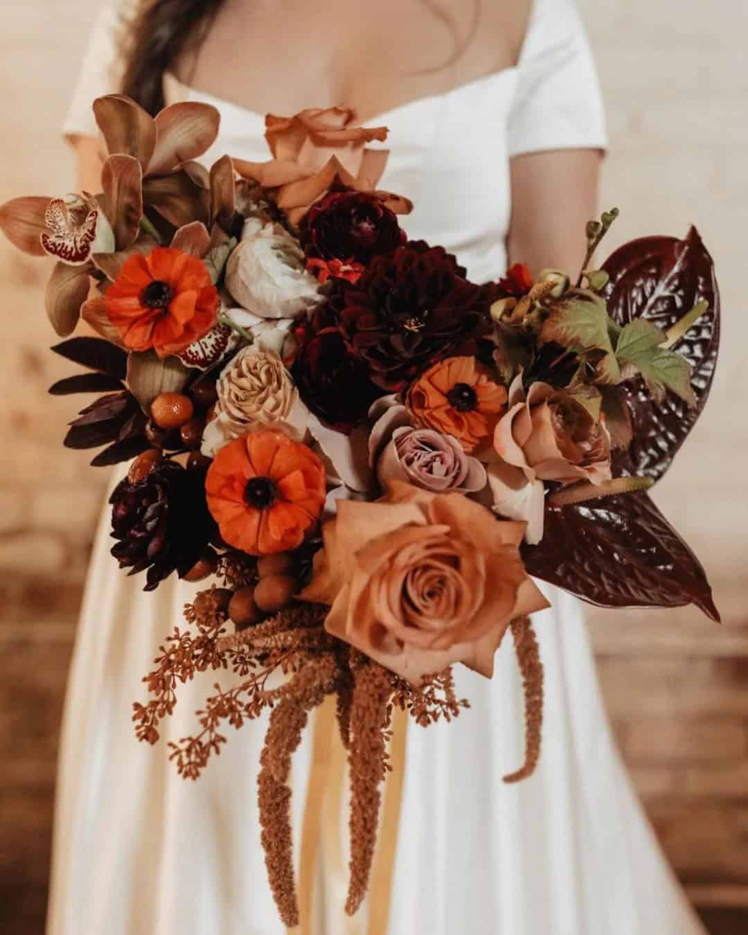 Trendy Wedding Rust-Colored Bouquets