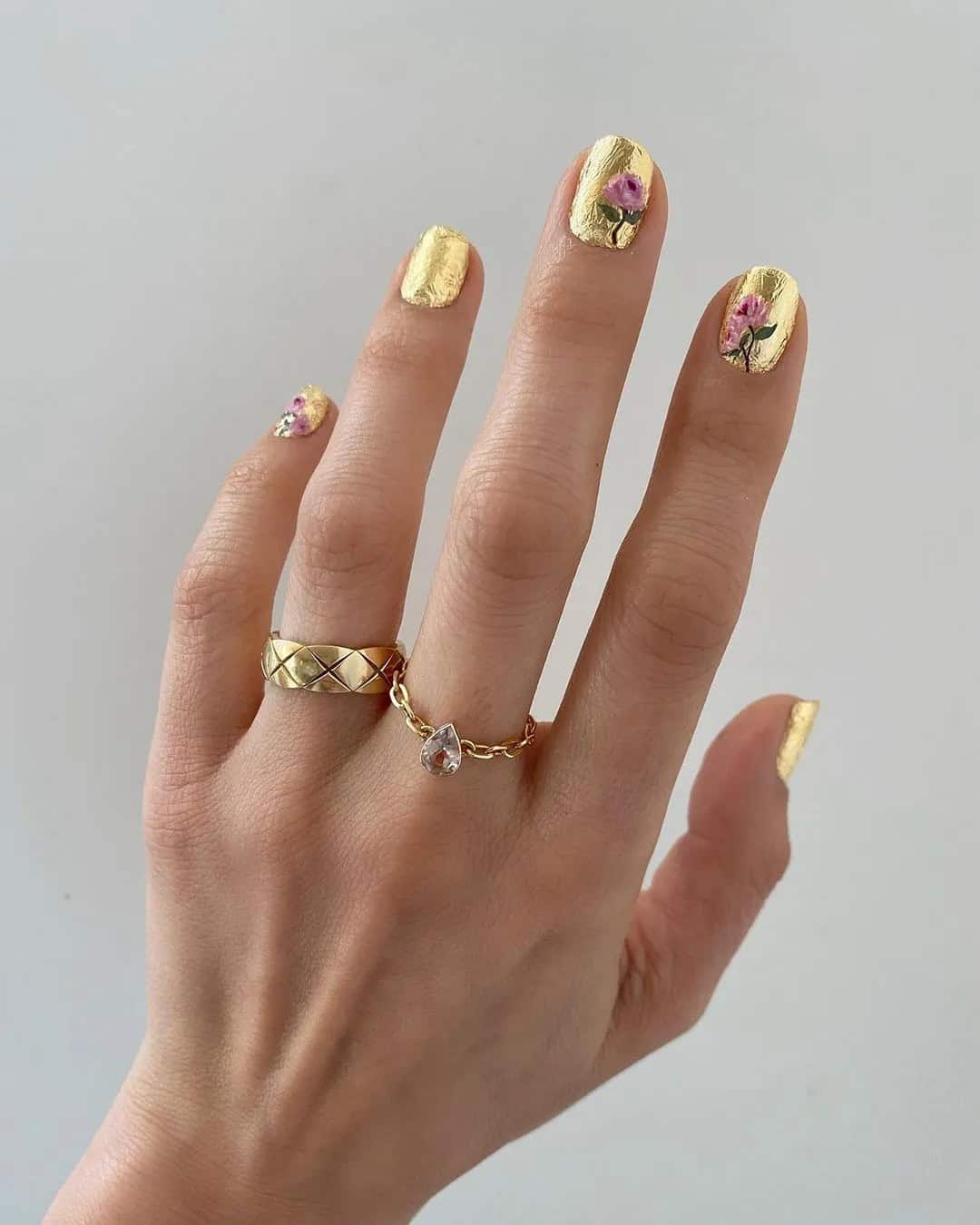 Pinterest Nails With Gold Accent