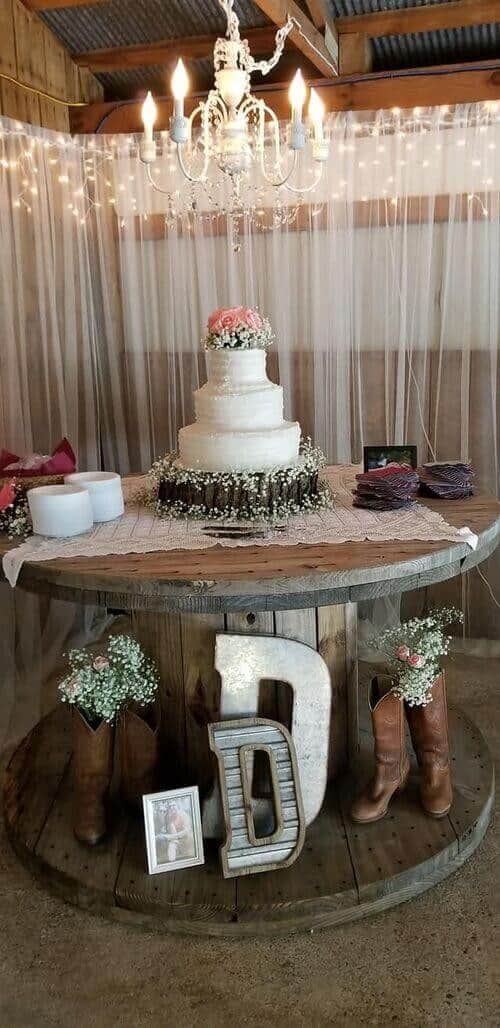 Barn-style cake table