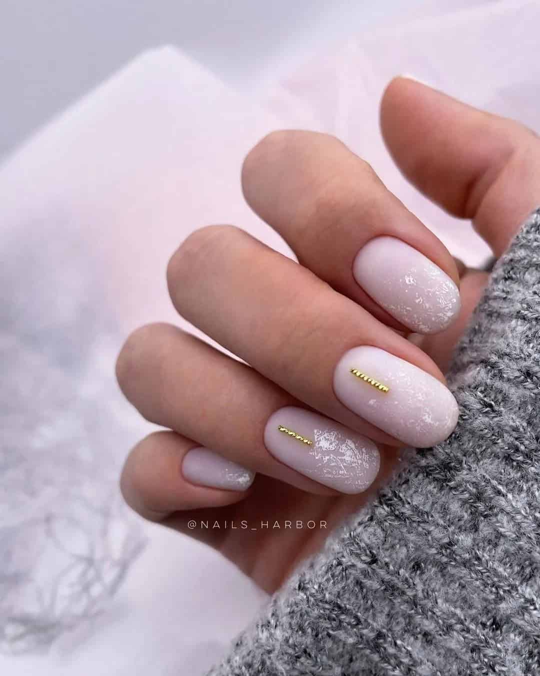 Gentle Designs For Wedding Nails