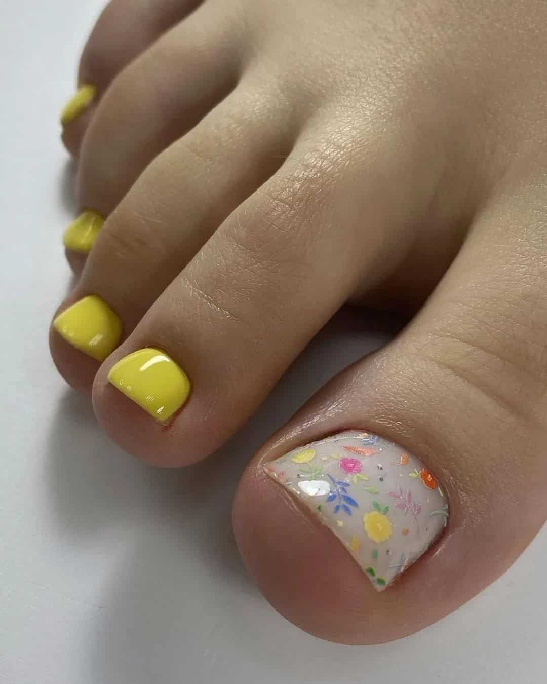 Floral Patterns Toe Nails