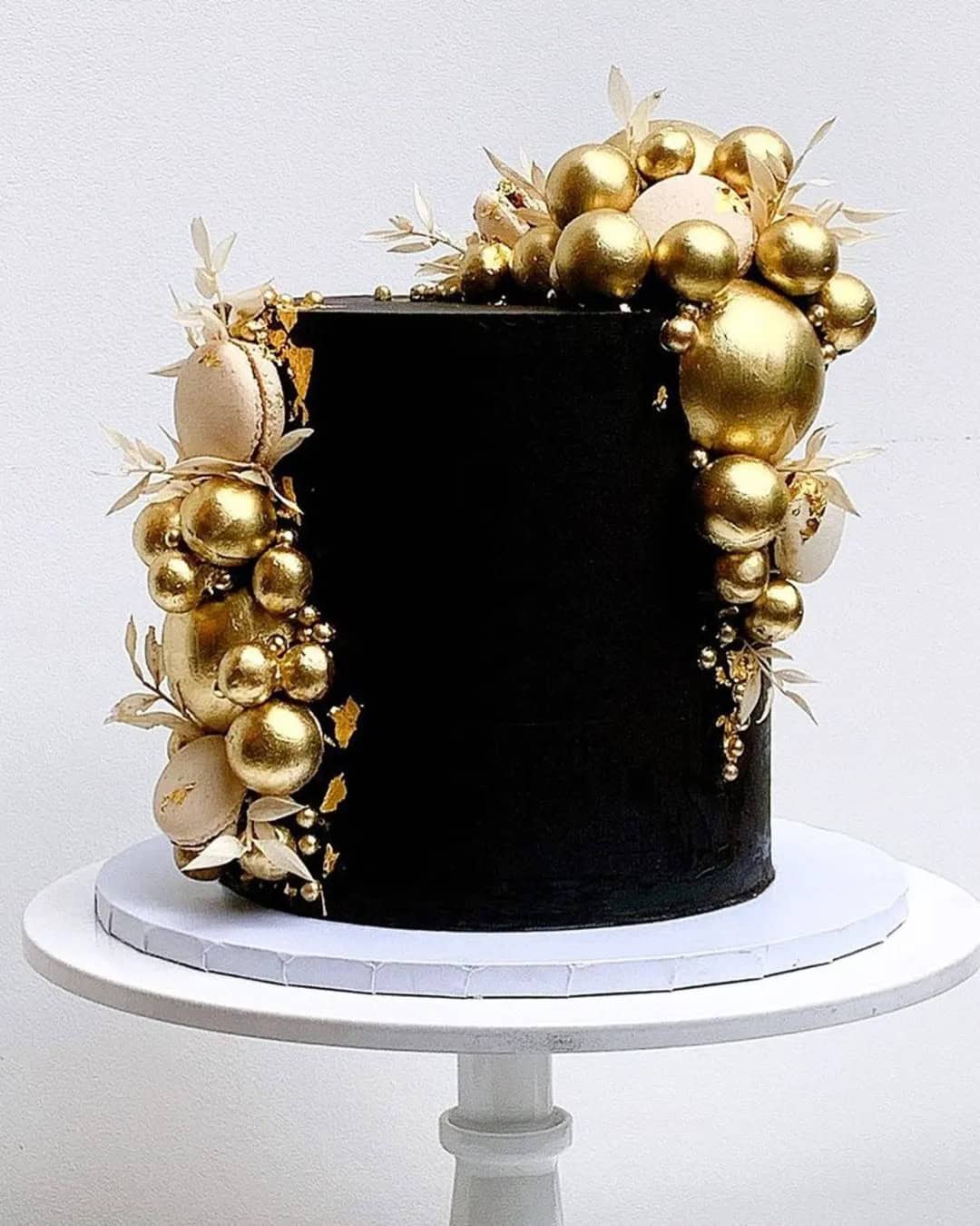 Black and Gold Cake Ideas