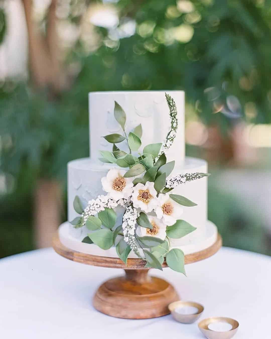 Small Wedding Cakes With Flowers