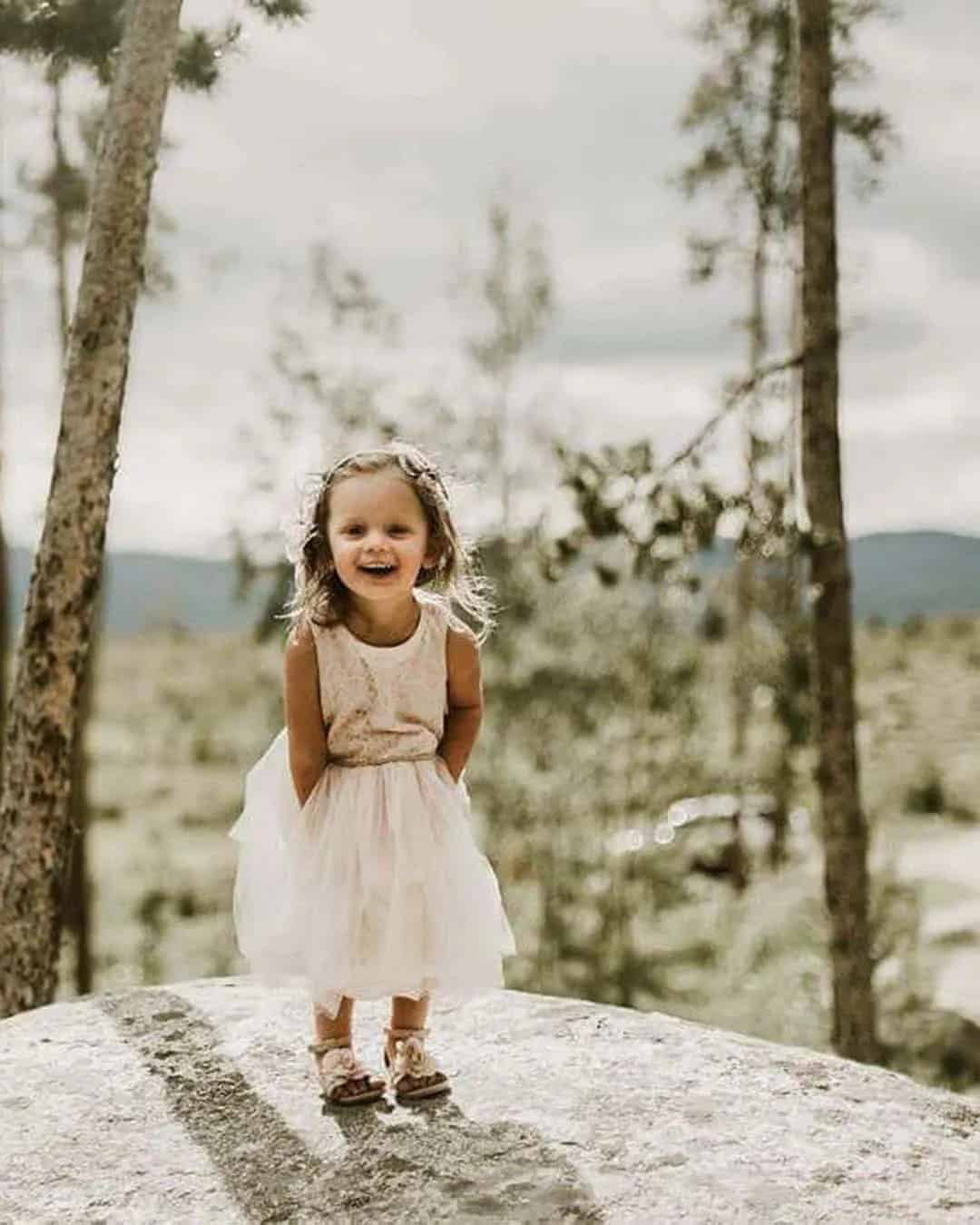 Artistic Flower Girl Photo Ideas